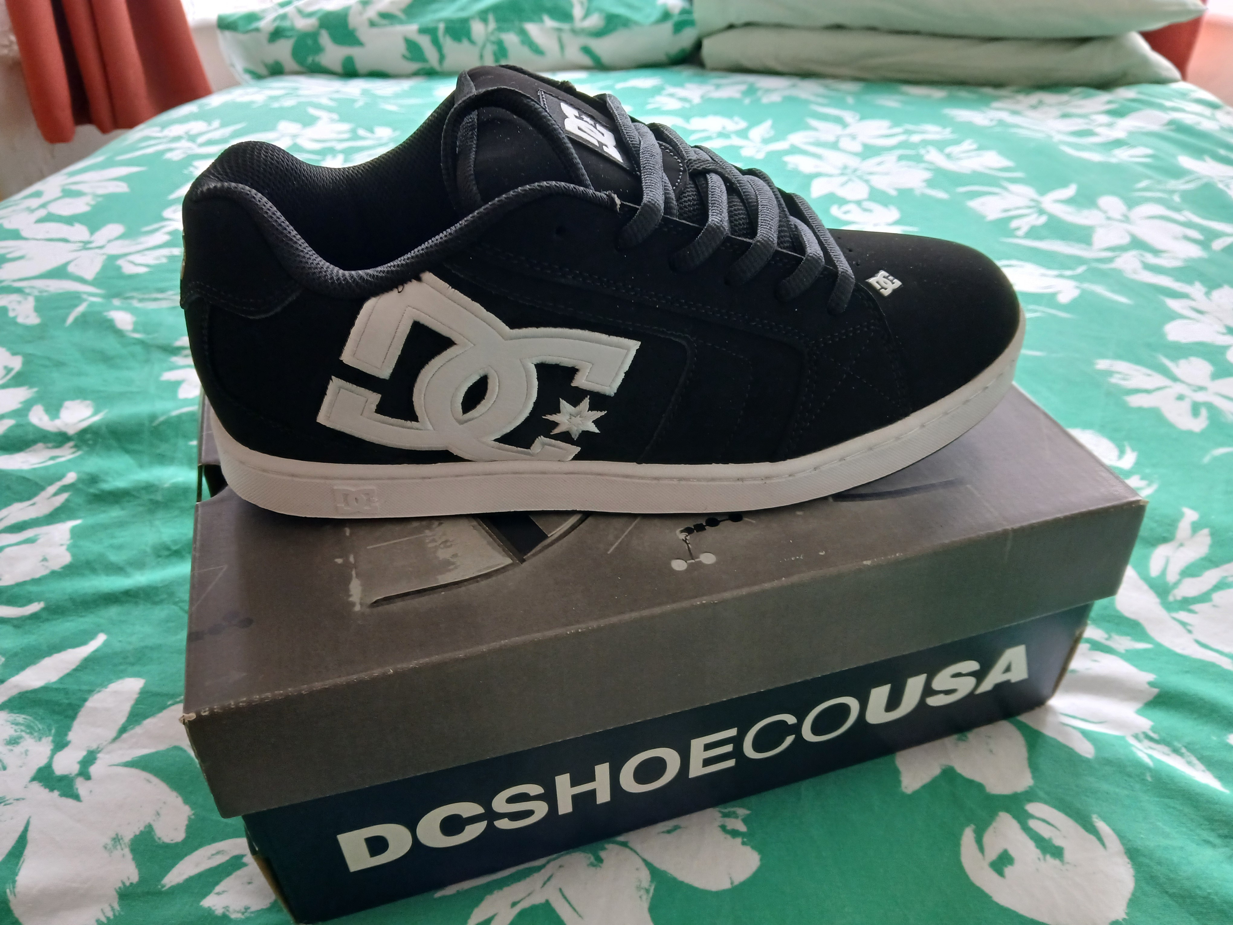 DC skate shoes